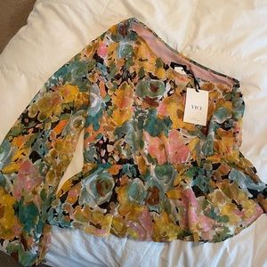 VICI 1 shoulder top NWT SZ MED